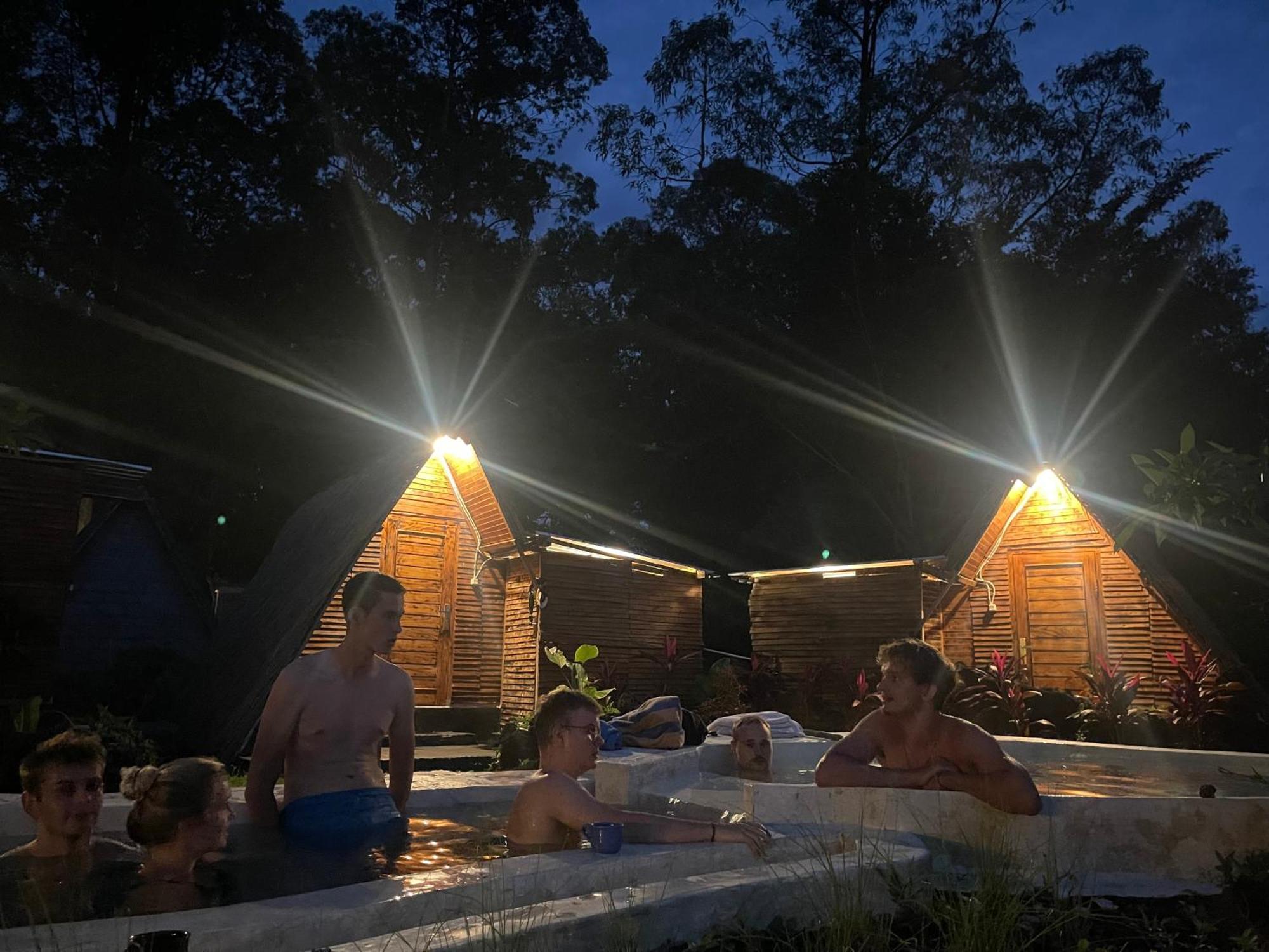 Triangular House And Hot Spring * Kubupenlokan