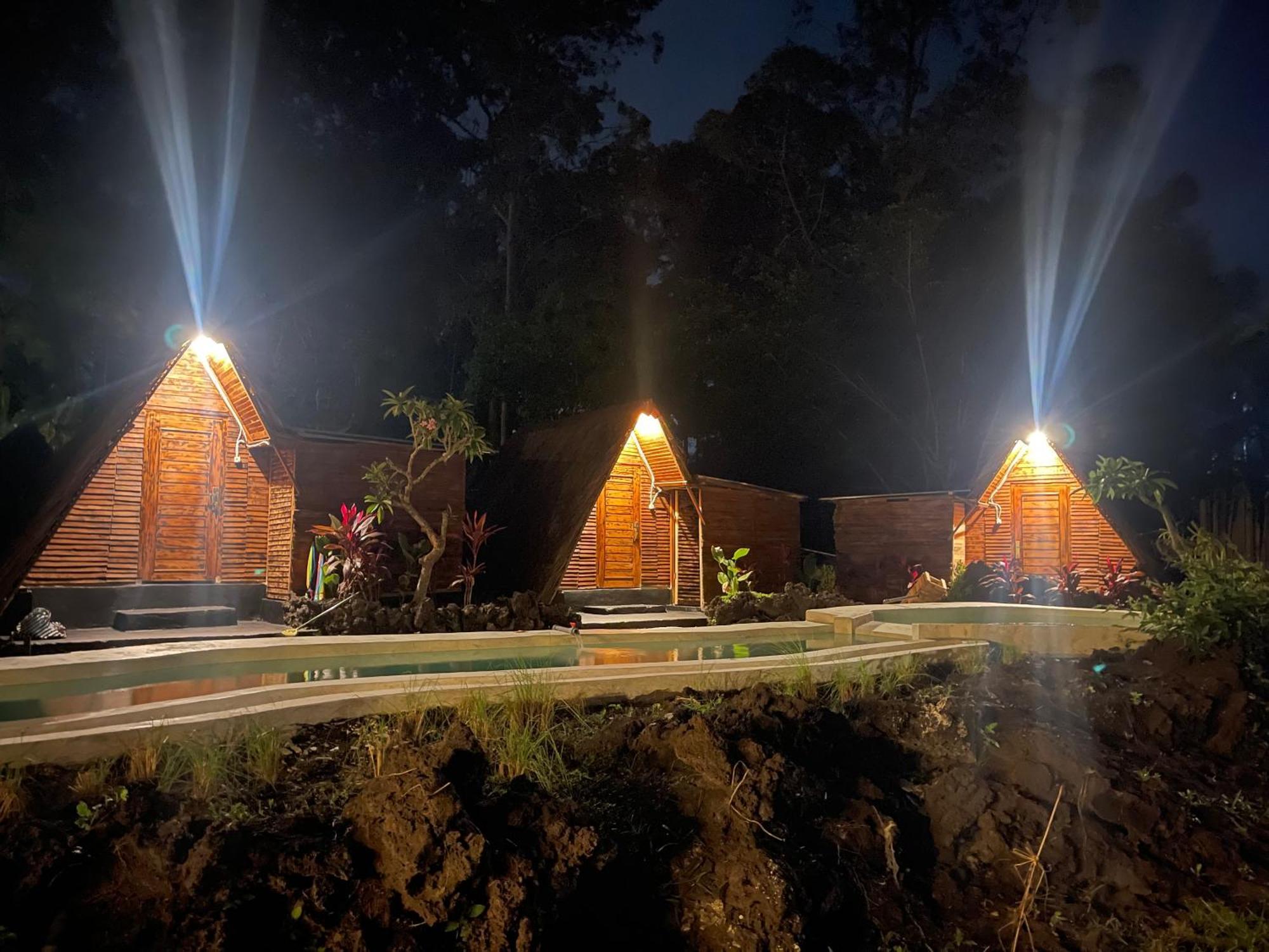 Triangular House And Hot Spring Gasthuis Kubupenlokan