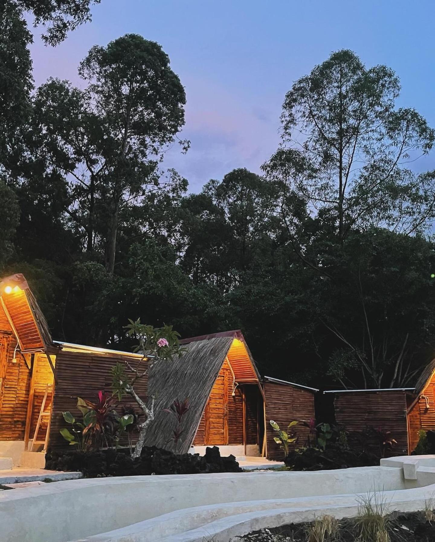 Triangular House And Hot Spring Gasthuis