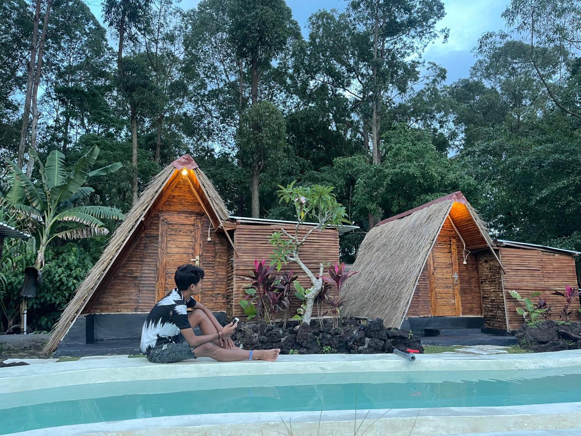 Triangular House And Hot Spring Gasthuis