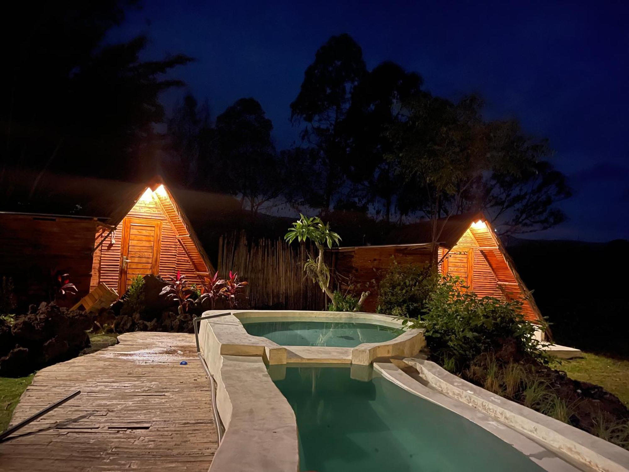 Triangular House And Hot Spring Gasthuis