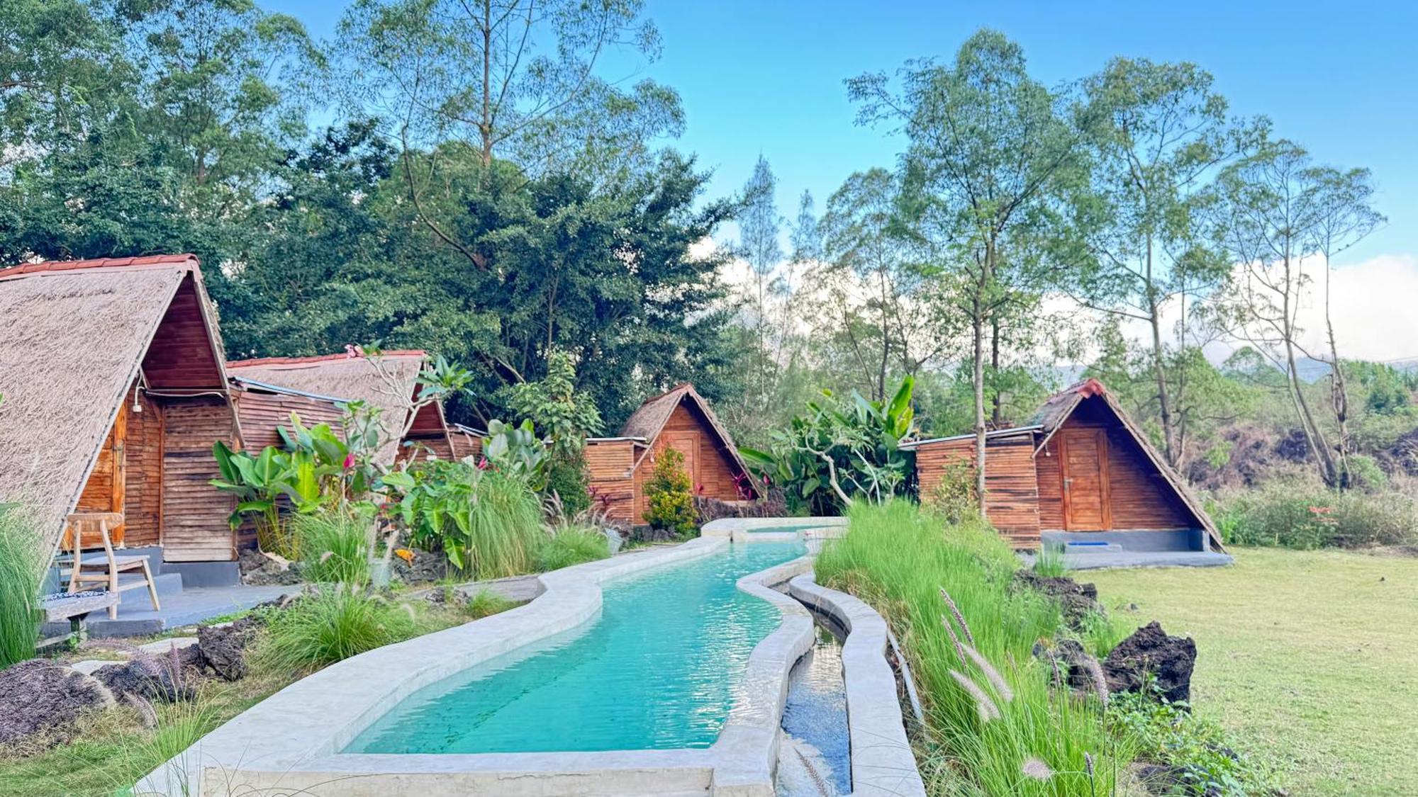 Triangular House And Hot Spring Gasthuis *