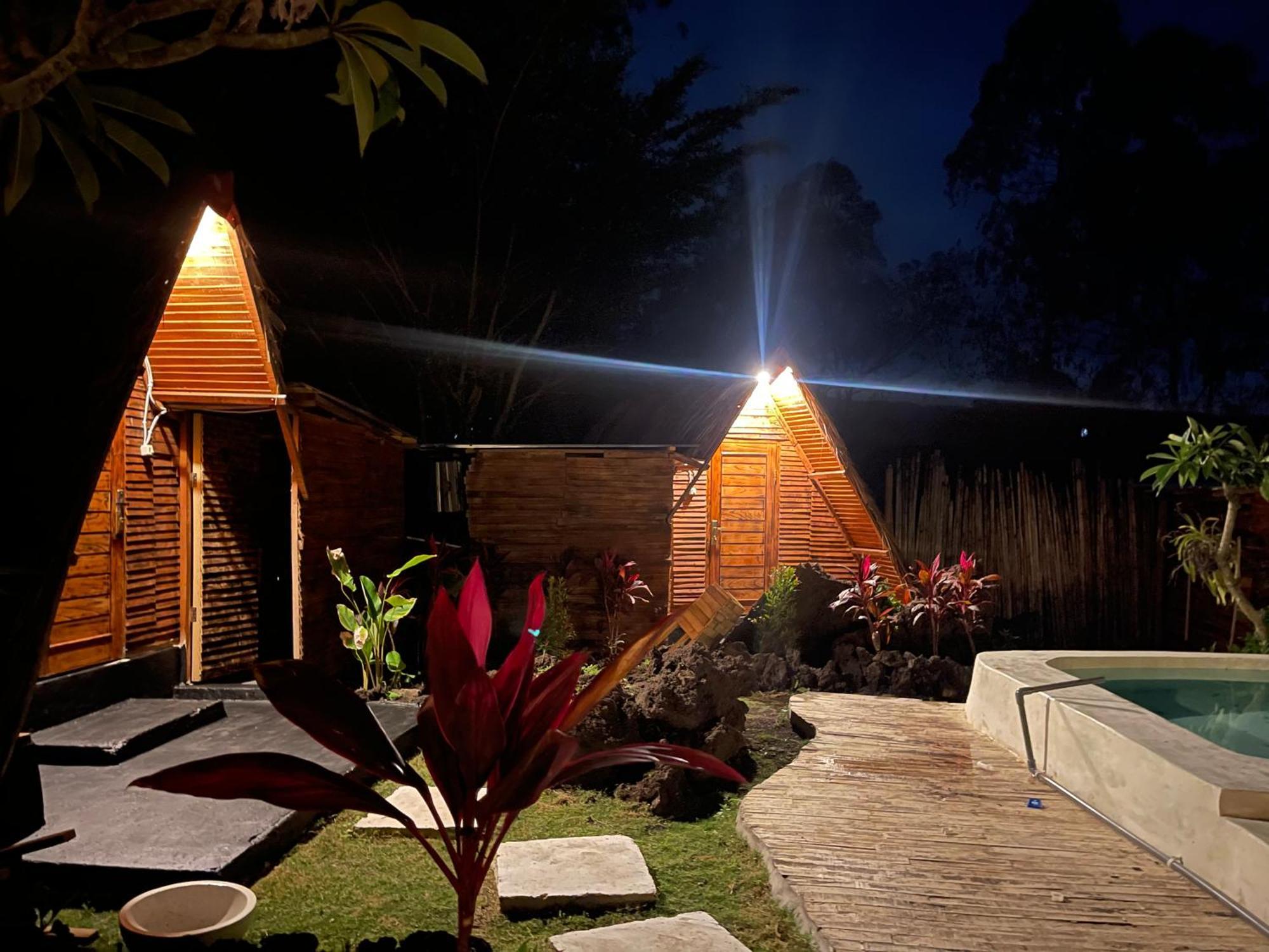 गेस्ट हाउस Triangular House And Hot Spring Kubupenlokan